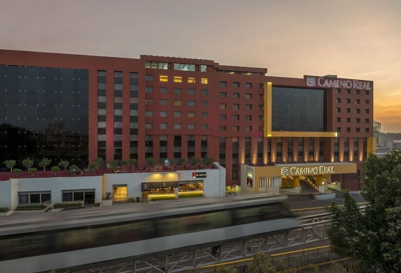 هتل Camino Real Aeropuerto