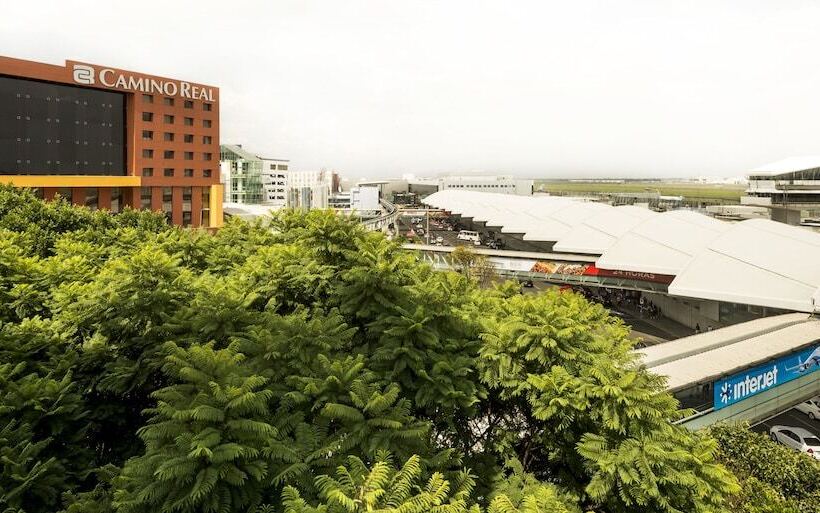 هتل Camino Real Aeropuerto