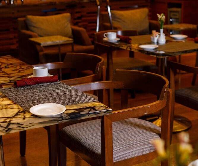 هتل Camino Real Aeropuerto