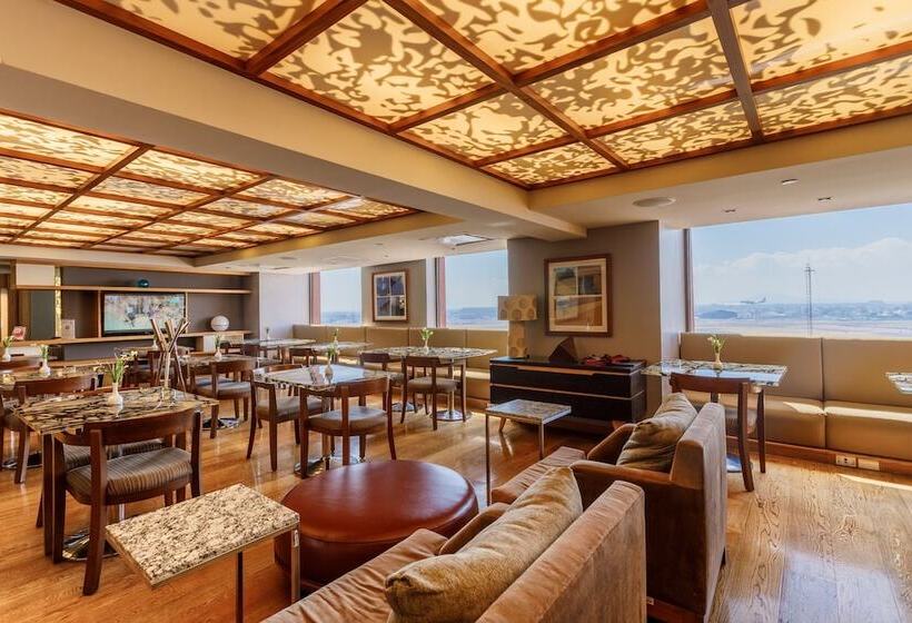 هتل Camino Real Aeropuerto