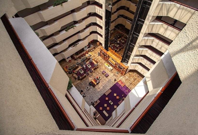 هتل Camino Real Aeropuerto