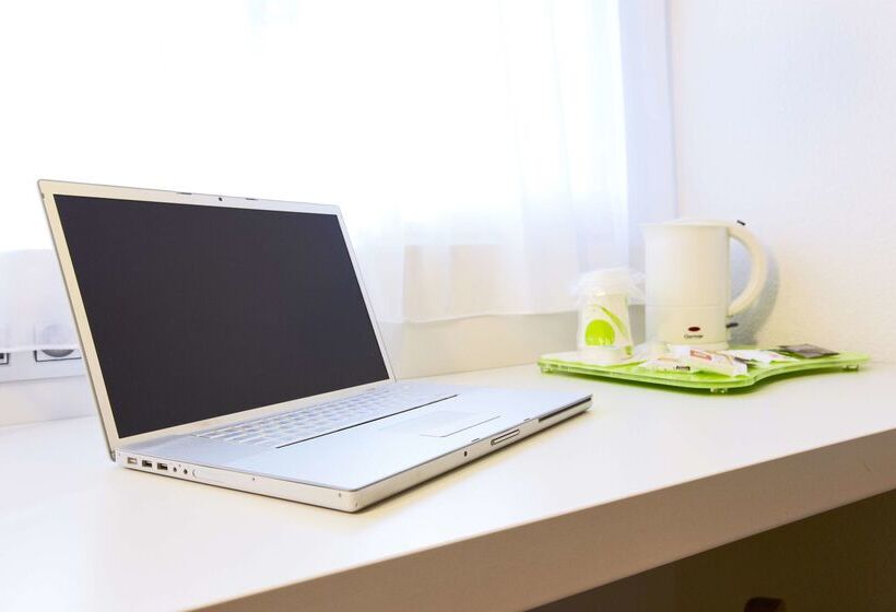 ホテル Campanile Béziers A9/a75