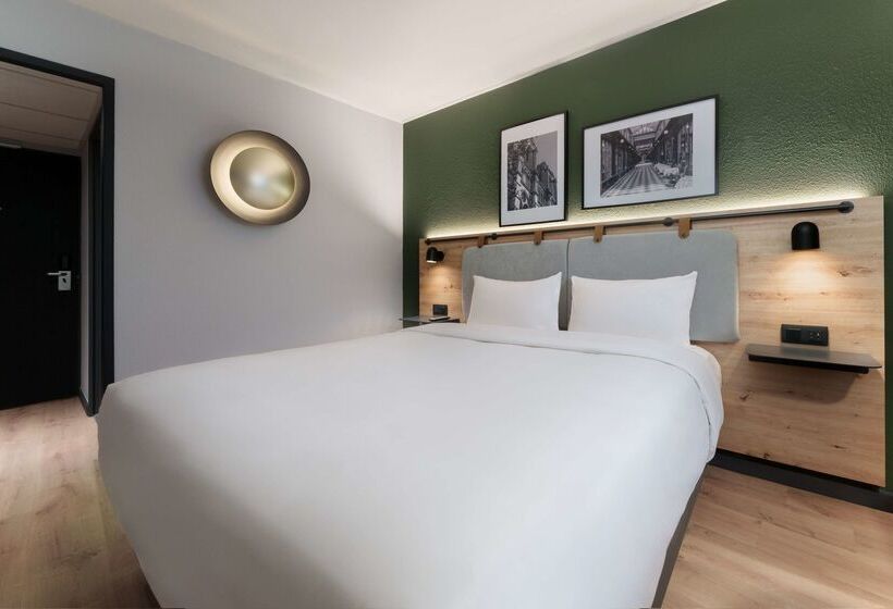 בית מלון כפרי Campanile Cergy Saint Christophe