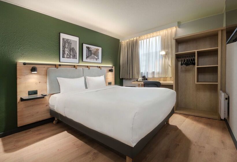 בית מלון כפרי Campanile Cergy Saint Christophe