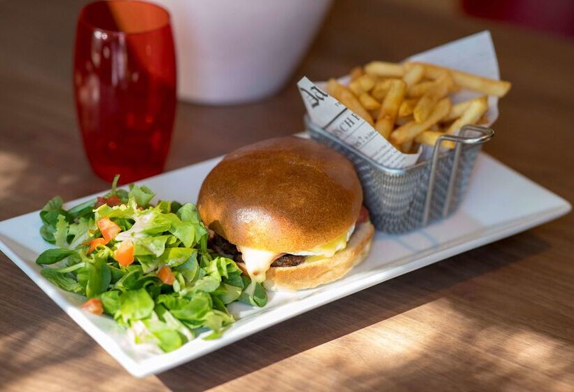 בית מלון כפרי Campanile Chambery