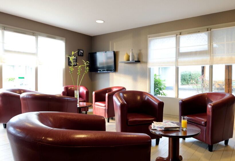 호텔 Campanile Château Thierry