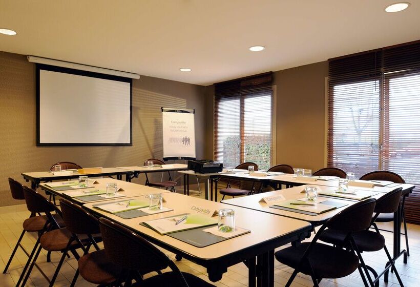 호텔 Campanile Château Thierry