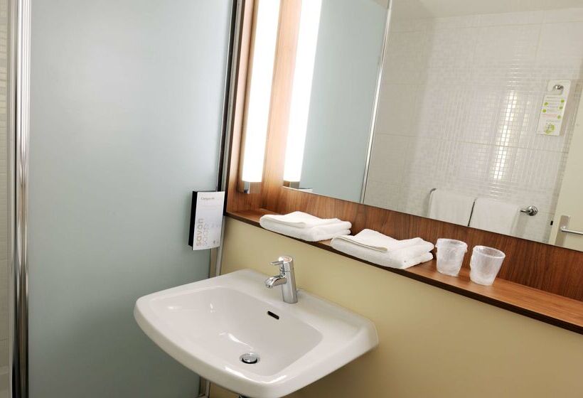 호텔 Campanile Château Thierry