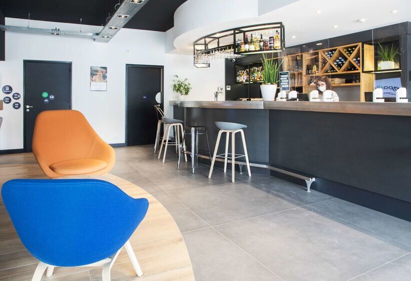 ホテル Campanile Epinal Centre  Gare