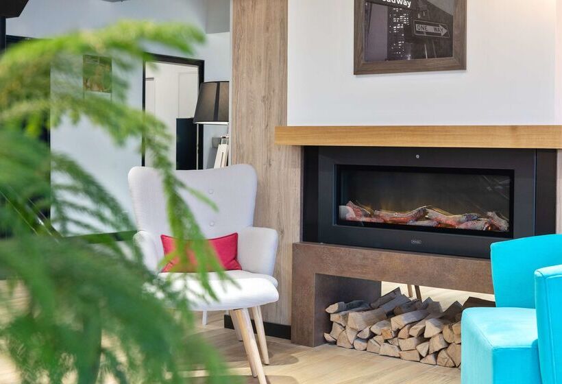 ホテル Campanile Epinal Centre  Gare