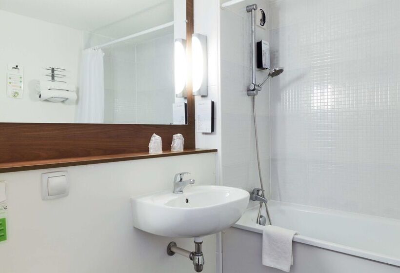 فندق Campanile Lille   Lomme