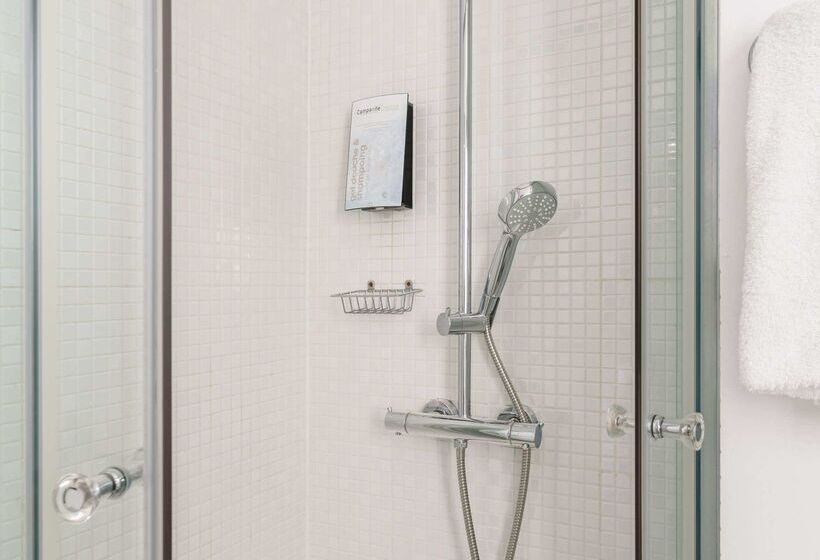 호텔 Campanile Lyon Bron Eurexpo