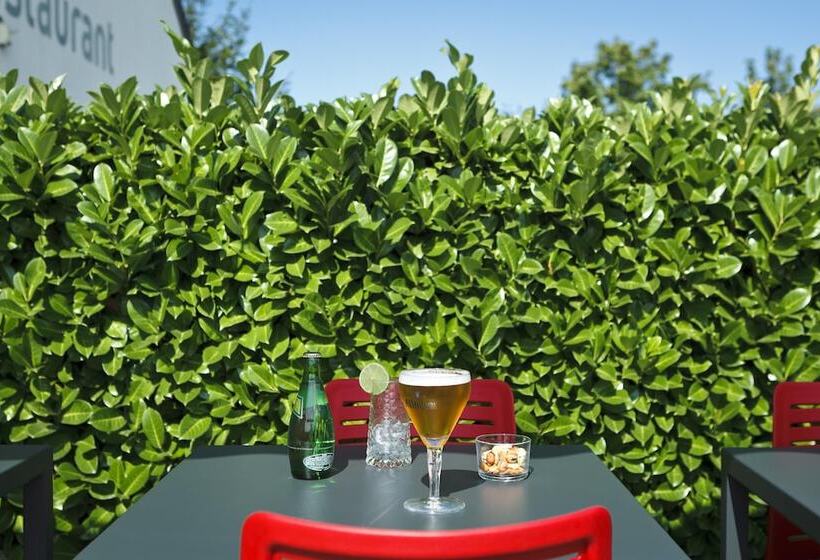 호텔 Campanile Lyon Bron Eurexpo