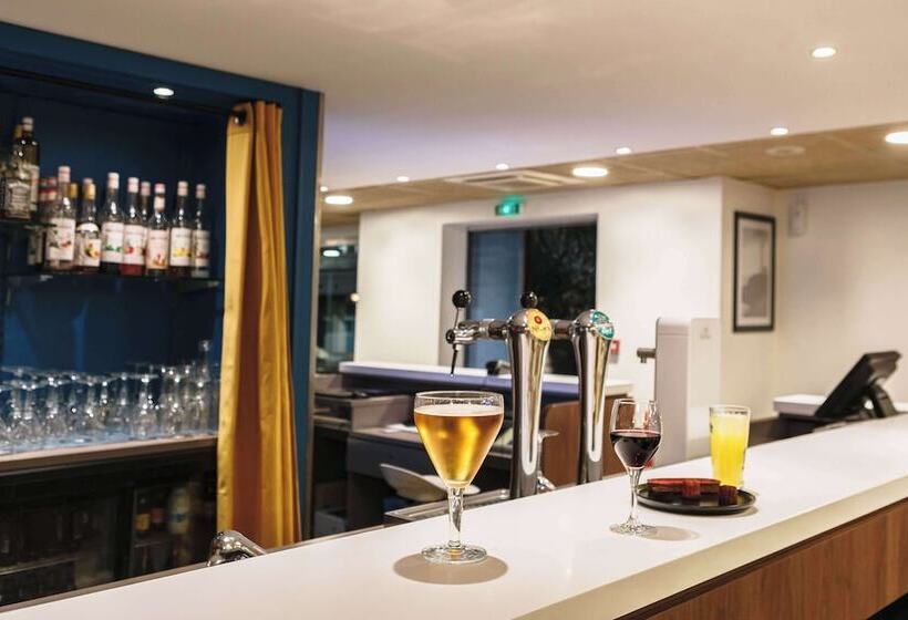 호텔 Campanile Lyon Bron Eurexpo