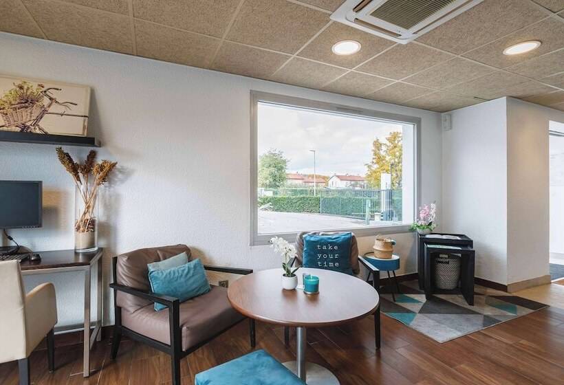 호텔 Campanile Lyon Bron Eurexpo