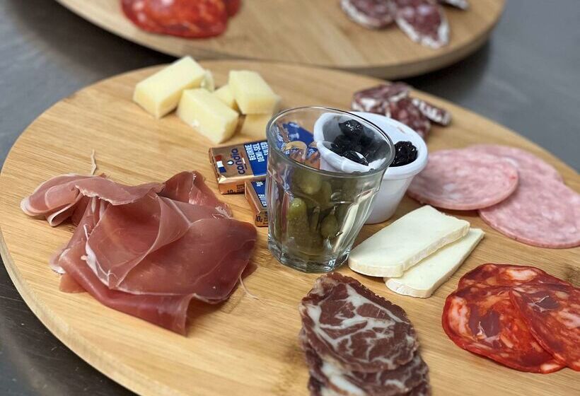 Hotel Campanile Montargis   Amilly