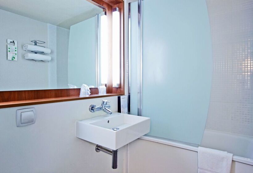 Hotel Campanile Montargis   Amilly