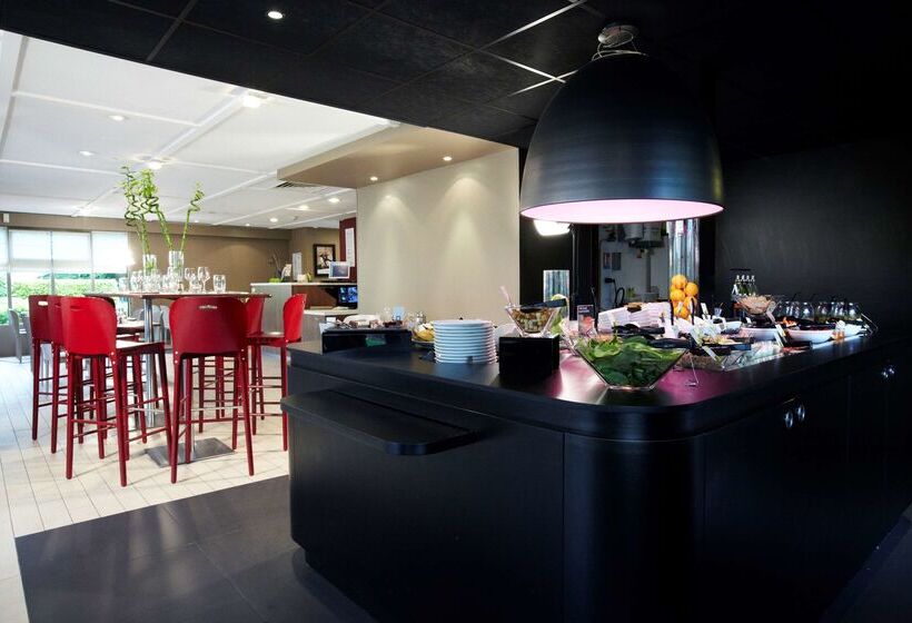 ホテル Campanile Orleans Nord Saran