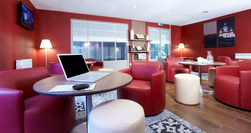 ホテル Campanile Orleans Nord Saran