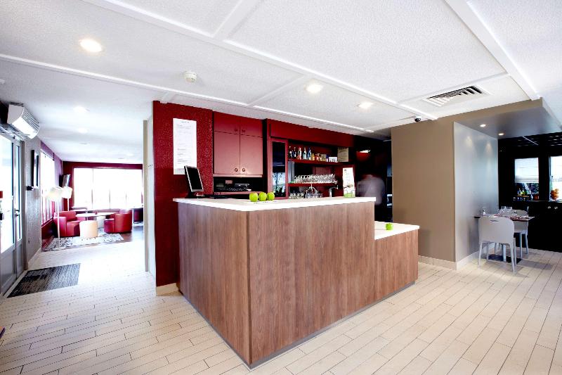 ホテル Campanile Orleans Nord Saran