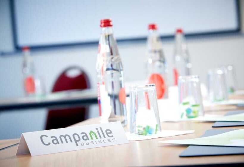 ホテル Campanile Orleans Nord Saran