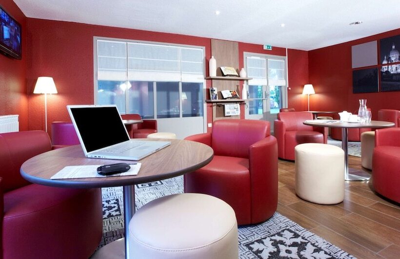 ホテル Campanile Orleans Nord Saran