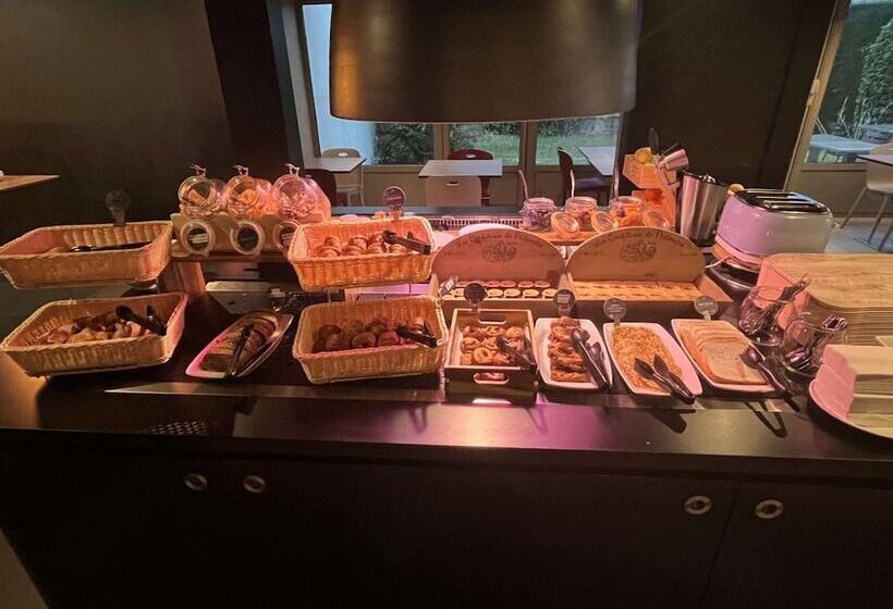 ホテル Campanile Orleans Nord Saran