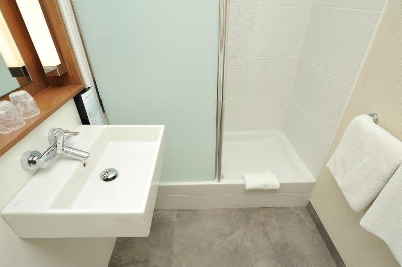 فندق Campanile Orléans Ouest ~ La Chapelle St Mesmin