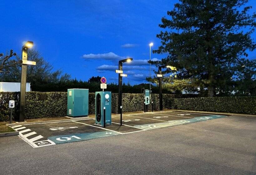 فندق Campanile Orléans Ouest ~ La Chapelle St Mesmin