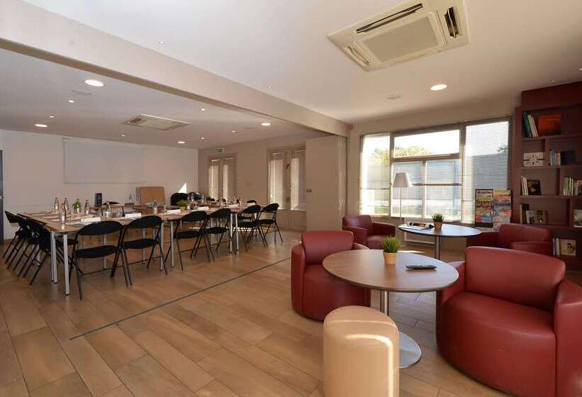 בית מלון כפרי Campanile Reims Ouest  Tinqueux