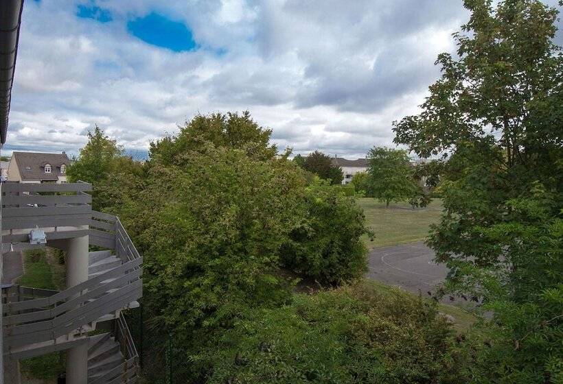 בית מלון כפרי Campanile Reims Ouest  Tinqueux