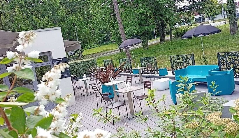 בית מלון כפרי Campanile Tours Sud ~ Joué Les Tours