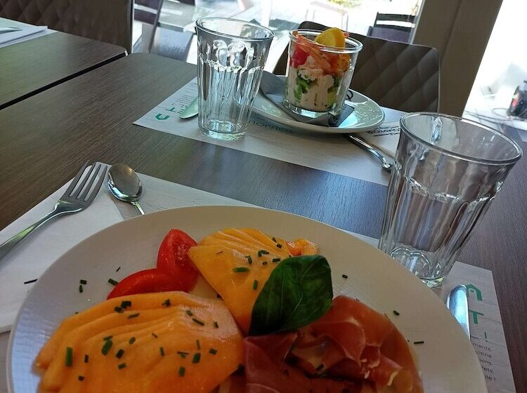 בית מלון כפרי Campanile Tours Sud ~ Joué Les Tours