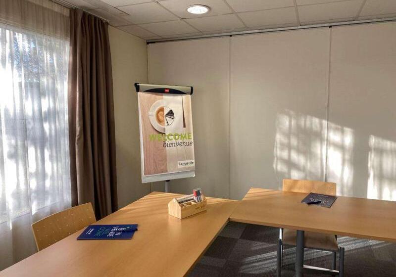 בית מלון כפרי Campanile Tours Sud ~ Joué Les Tours