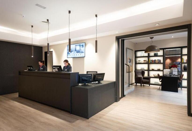 Отель Catalonia Born