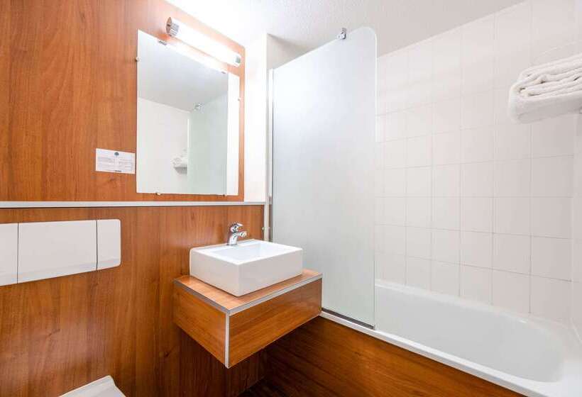 Comfort Hotel Aeroport Lyon St Exupery