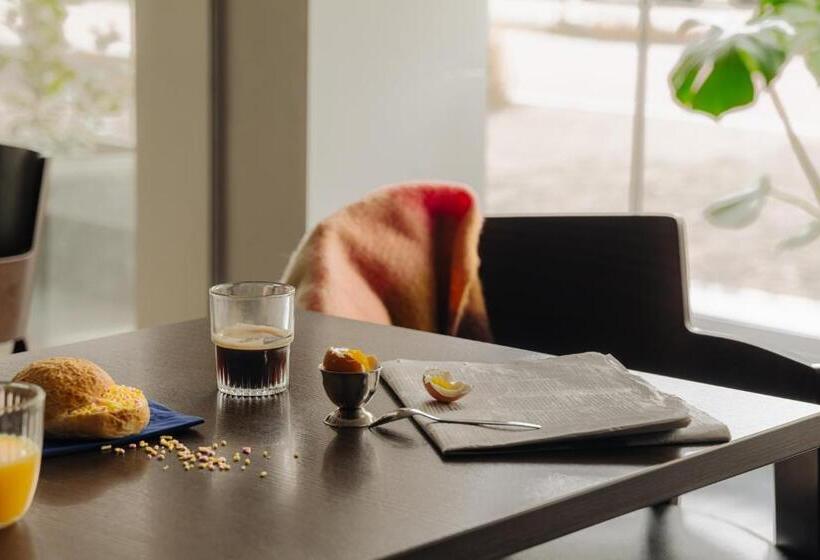 Crown Hotel Eindhoven Centre