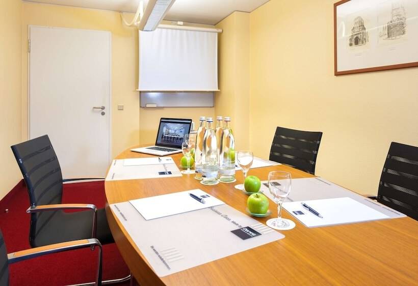 호텔 Essential By Dorint Köln Junkersdorf