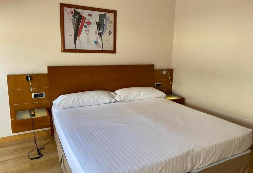 هتل Duerming Longoria Plaza