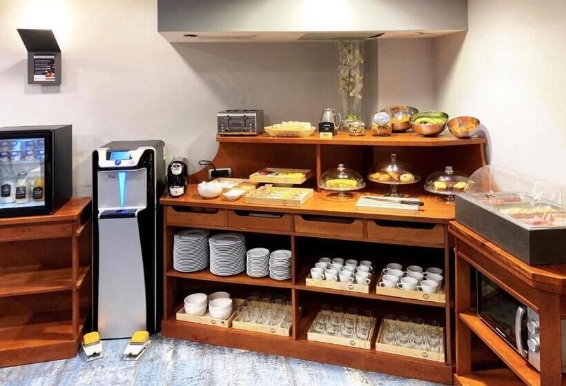 هتل Duerming Longoria Plaza