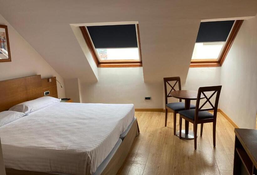 هتل Duerming Longoria Plaza