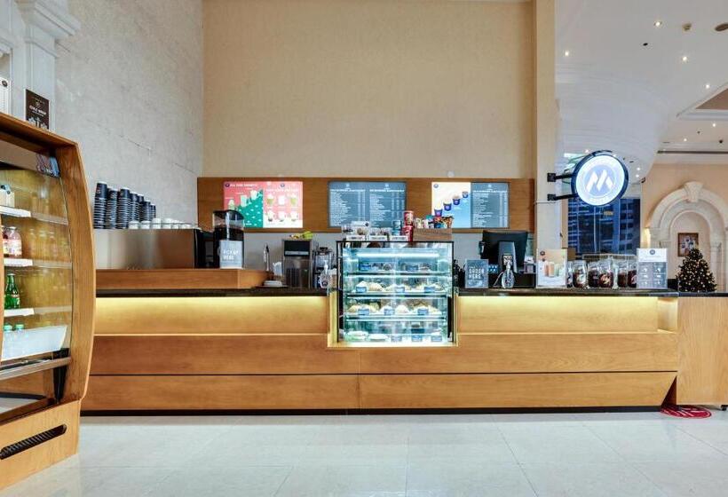 Отель Grand Continental