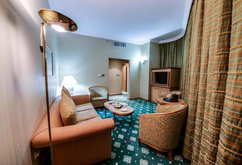 Отель Grand Continental