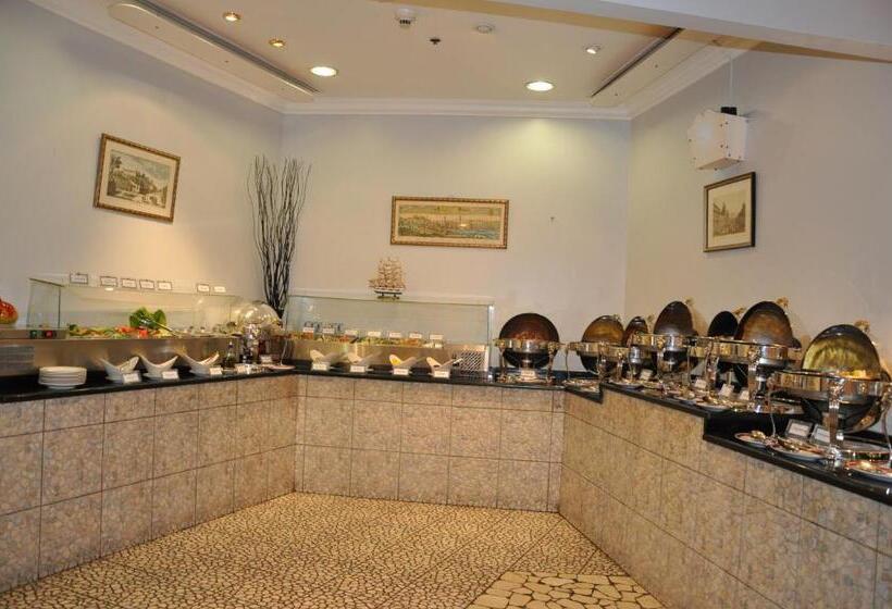 Отель Grand Continental