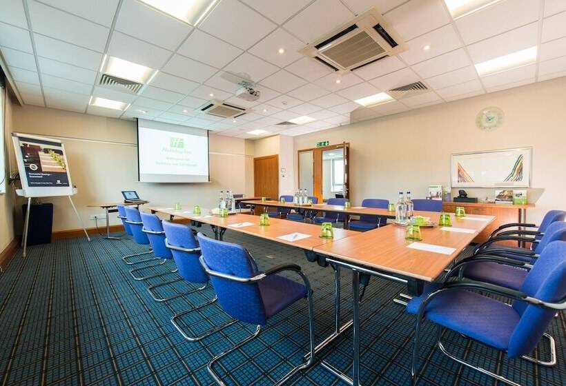 בית מלון כפרי Holiday Inn Edinburgh Zoo, An Ihg