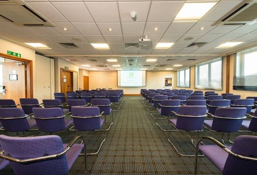 בית מלון כפרי Holiday Inn Edinburgh Zoo, An Ihg