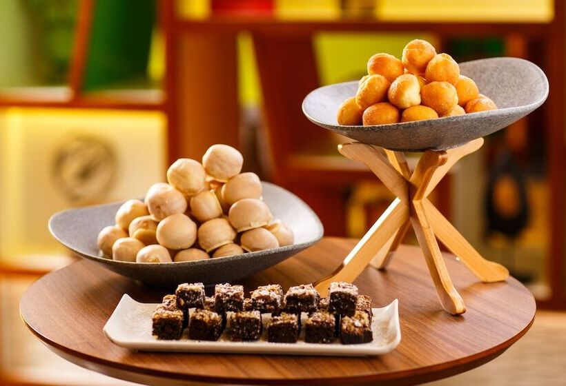 בית מלון כפרי Holiday Inn Edinburgh Zoo, An Ihg