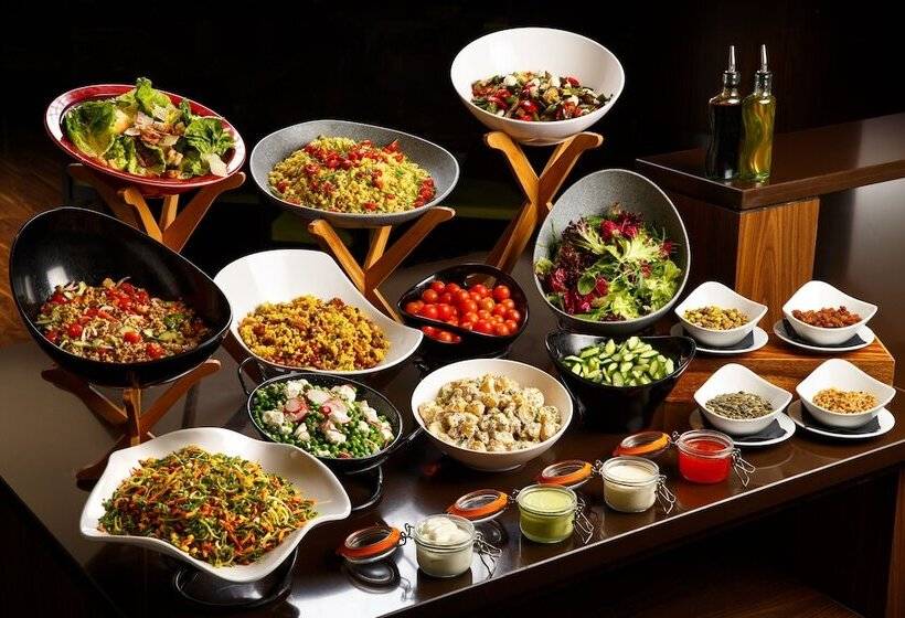 בית מלון כפרי Holiday Inn Edinburgh Zoo, An Ihg