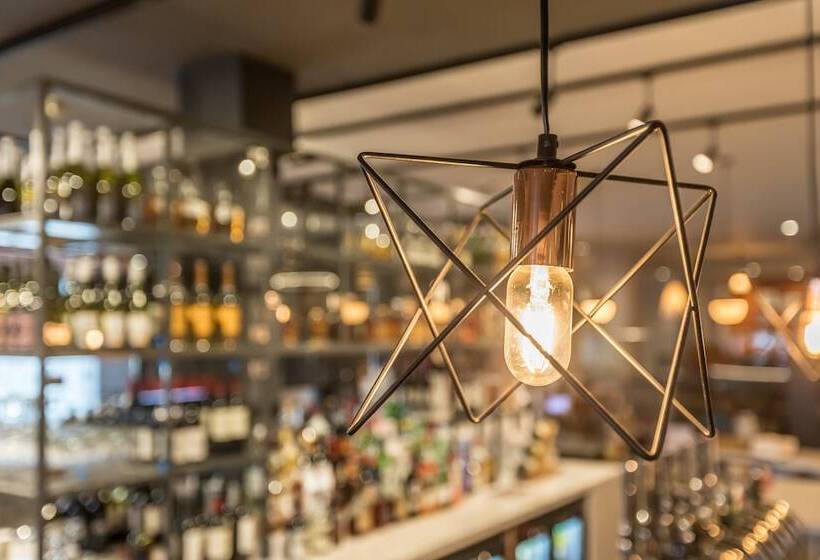 בית מלון כפרי Holiday Inn Edinburgh Zoo, An Ihg