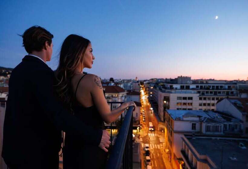 ホテル Apollinaire Nice